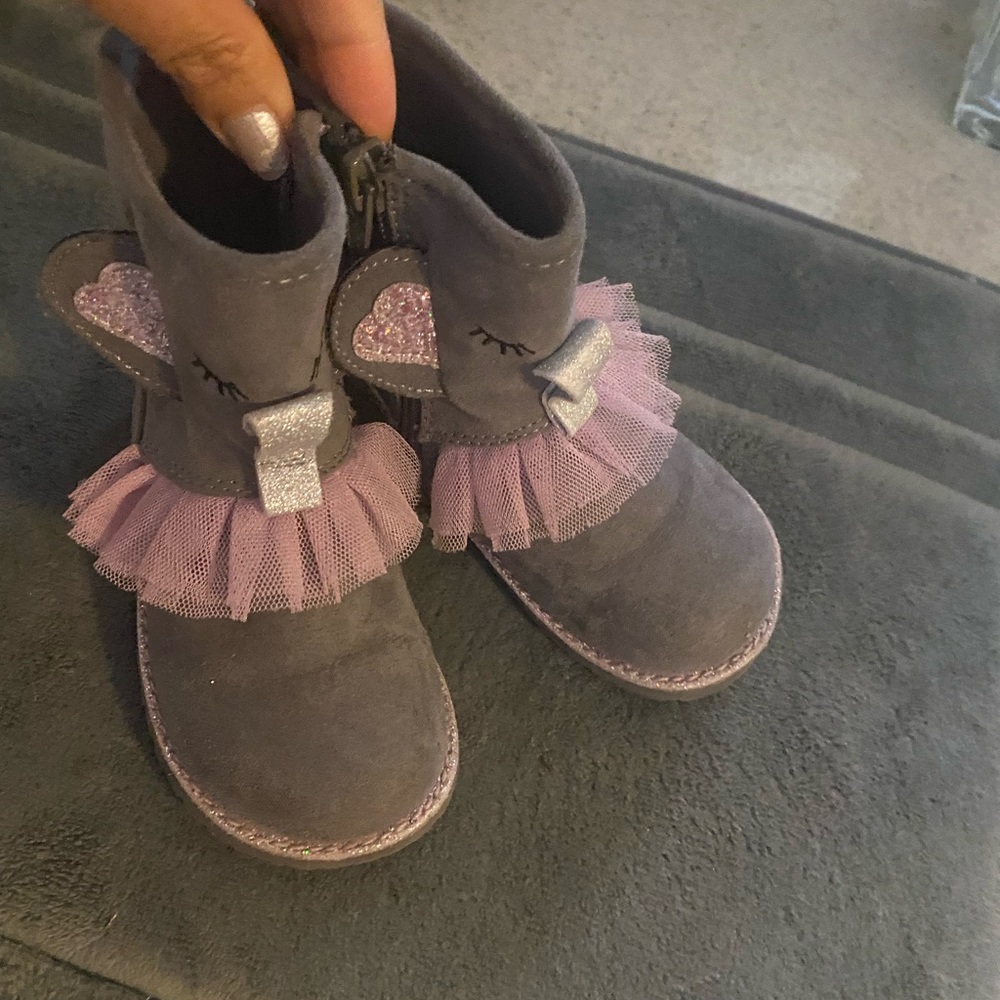 Girl toddler cute boots. Gray and has cute pink lace ruffle.